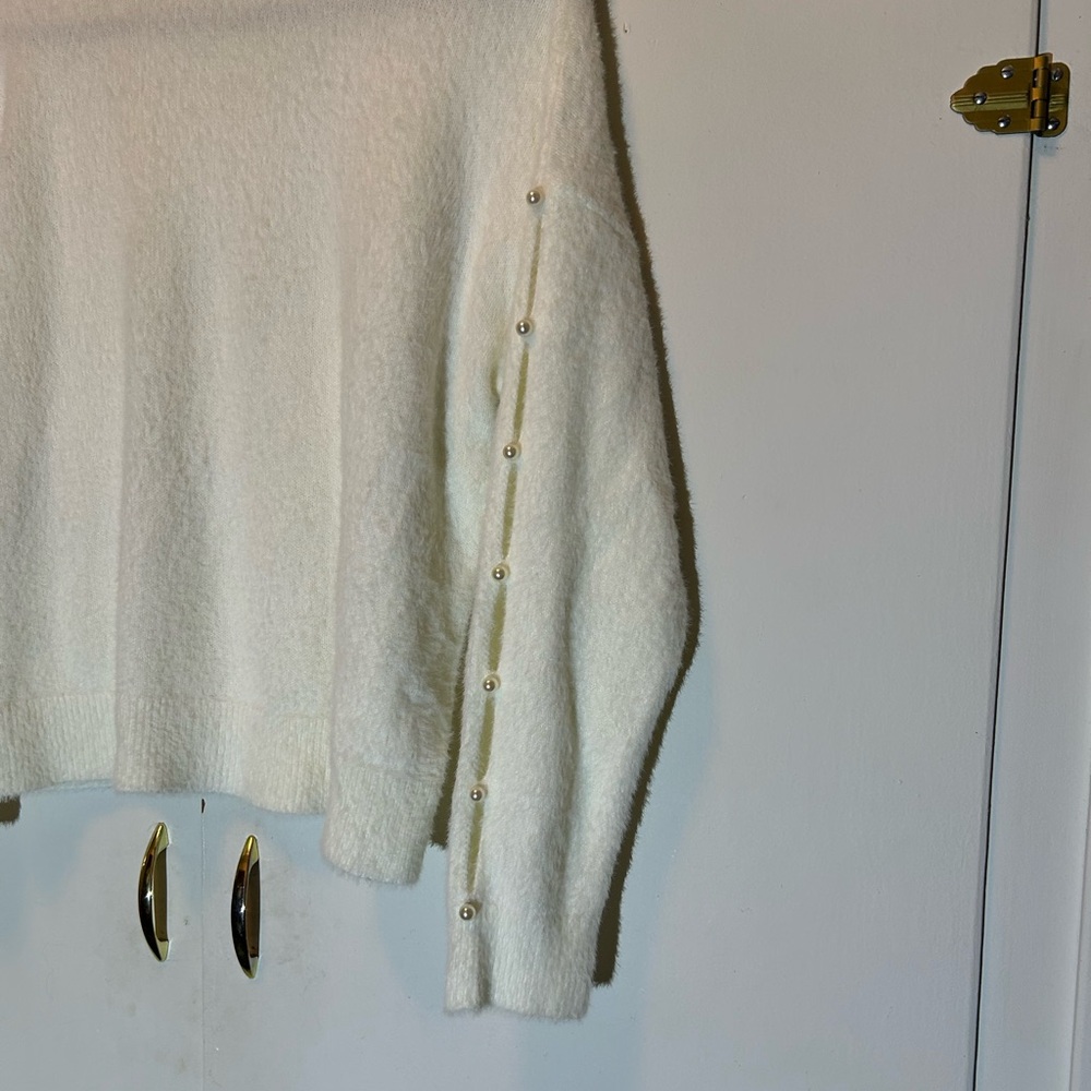 Chic nikkak Cream Women's Crew Neck Sweater - Picture 4 of 12